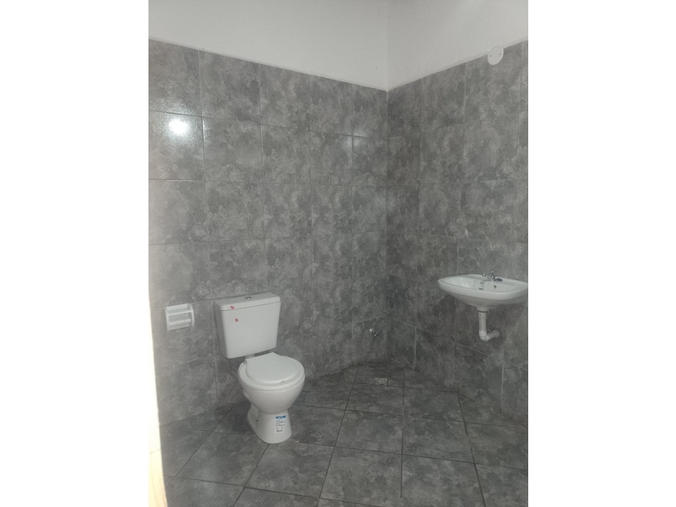 VENDO IMPRESIONANTE LOCAL A ESTRENAR EN ITAEMBE GUAZU, POS MNES - 5