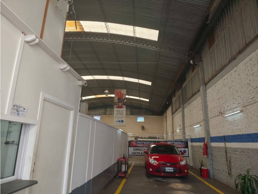 ALQUILO GALPÓN COMERCIAL E INDUSTRIAL, VILLA URQUIZA POSADAS. - 3