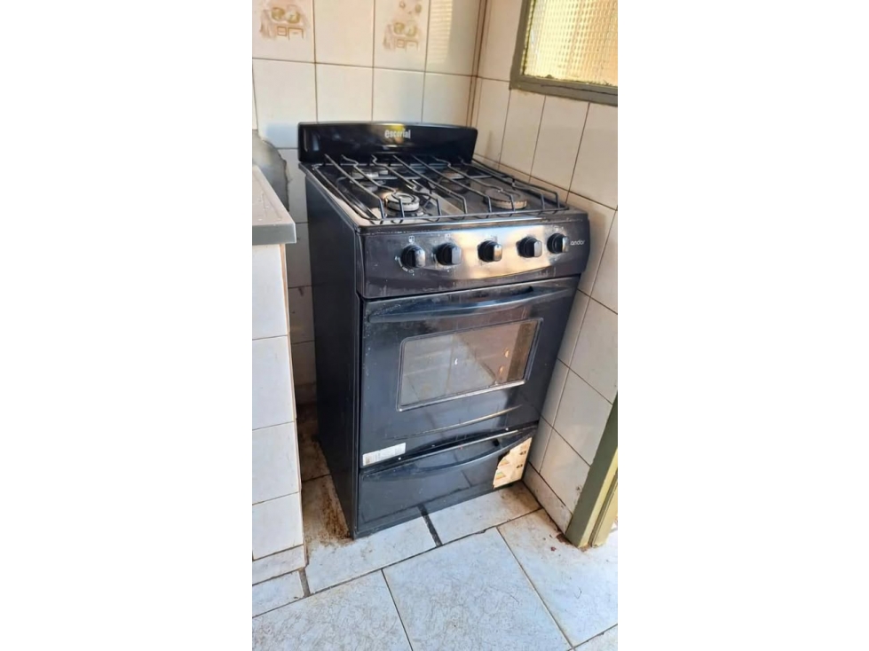 VENDO DEPARTAMENTO 2 DORM. AV. 115 Y AV. LOPEZ Y PLANES, POSADAS. - 4