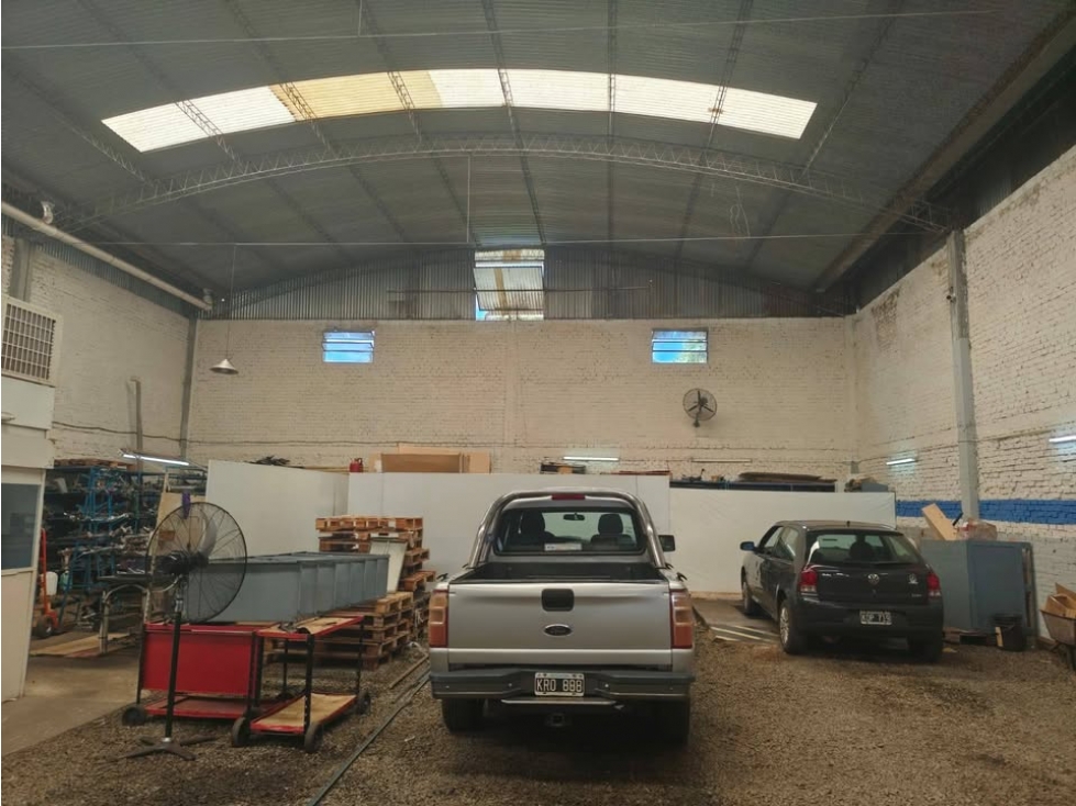 ALQUILO GALPÓN COMERCIAL E INDUSTRIAL, VILLA URQUIZA POSADAS. - 5