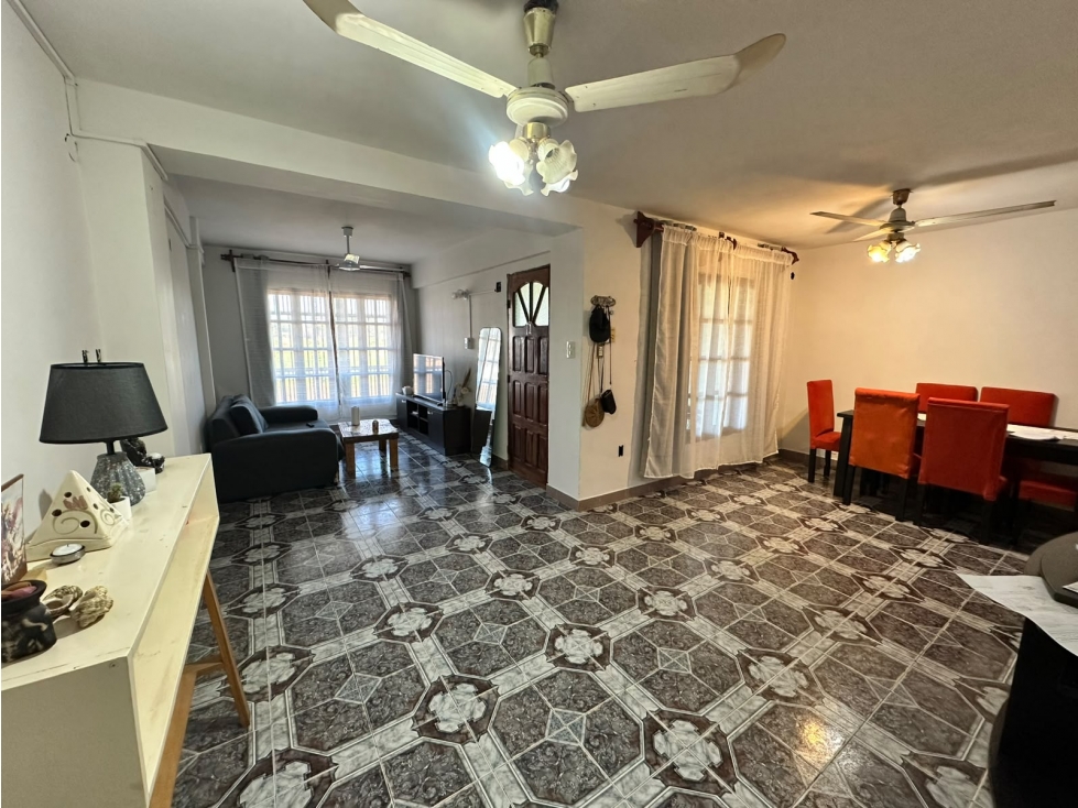 VENDO CASA DE 4 DORMITORIOS, 2 BAÑOS, GARAGE. POSADAS — foto 5