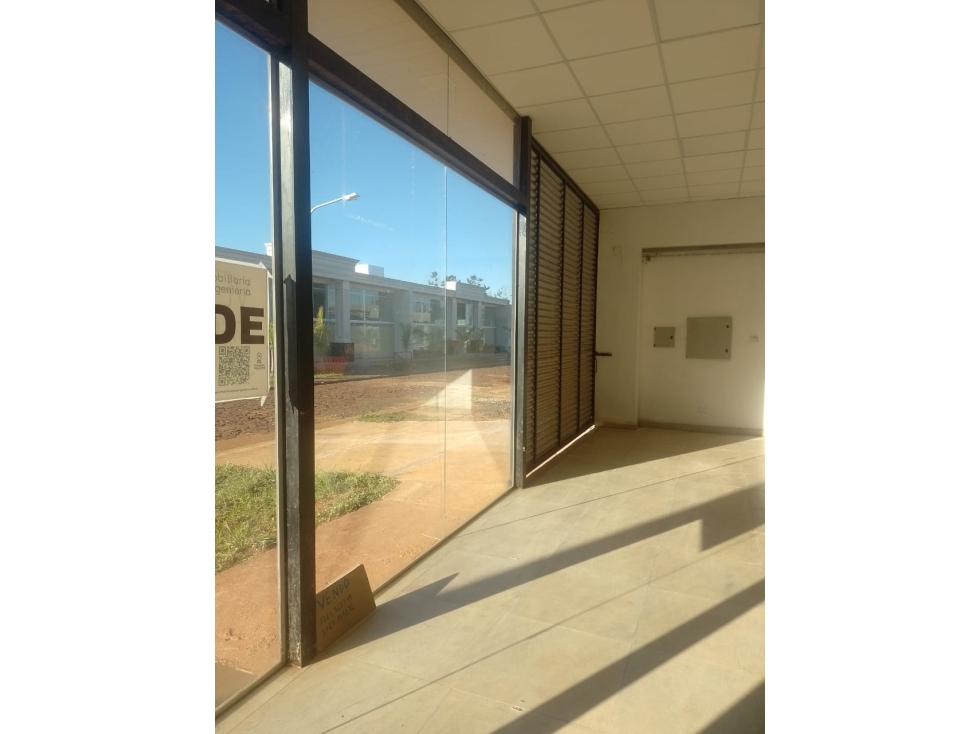 VENDO IMPRESIONANTE LOCAL A ESTRENAR EN ITAEMBE GUAZU, POS MNES - 4