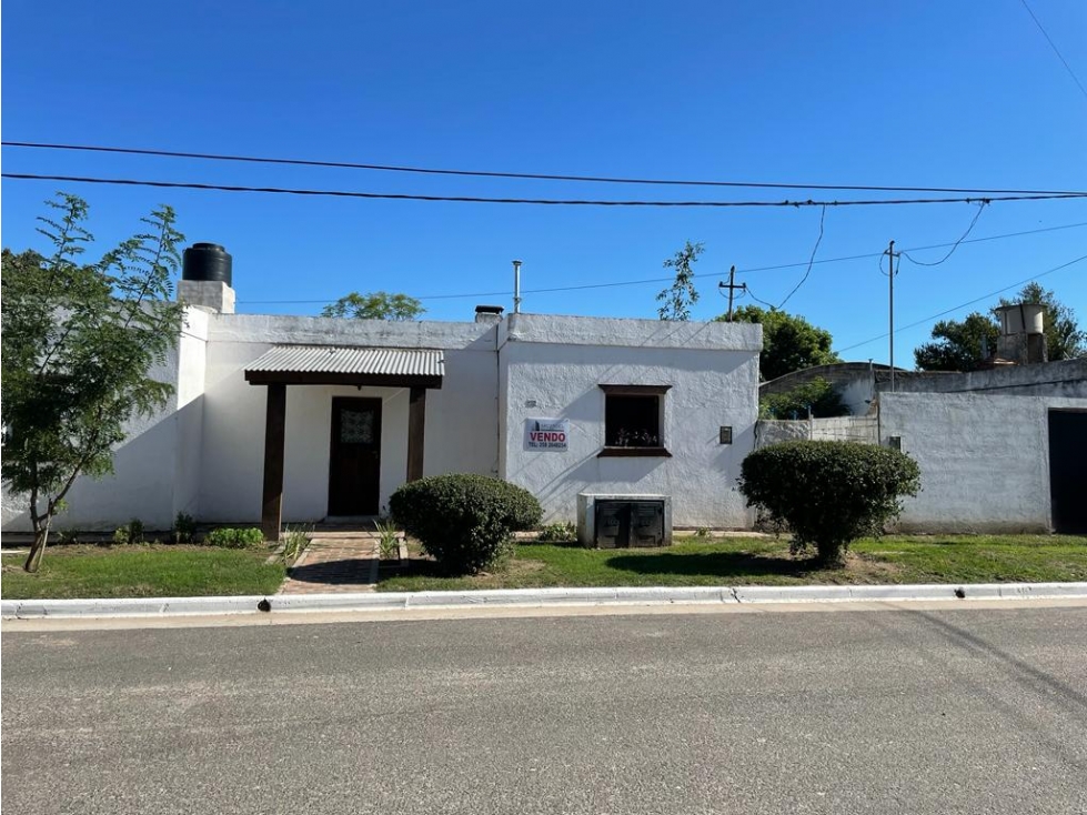SE VENDE CASA CON DEPARTAMENTO - 2