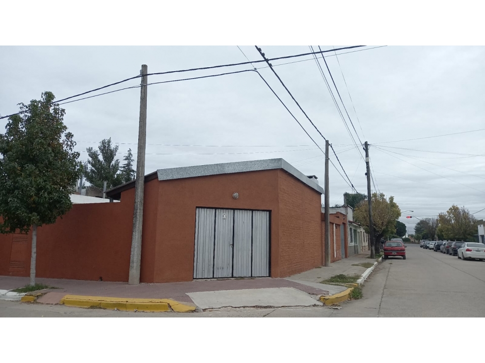 En VENTA importante CASA CON LOCAL COMERCIAL Y DEPÓSITO - 2