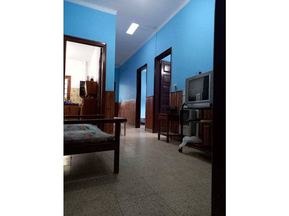 VENDO CASA CON SALON RIO CUARTO - 5