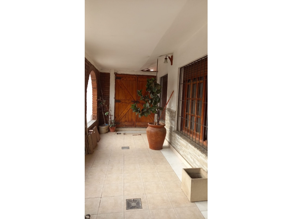En VENTA importante CASA CON LOCAL COMERCIAL Y DEPÓSITO - 3