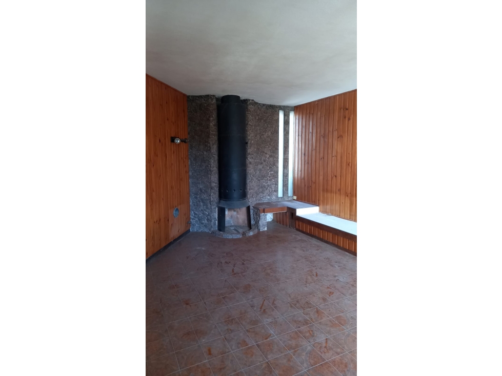 SE VENDE IMPORTANTE CASA EN LAS HIGUERAS SOBRE VÍA HACIA EL AEROPUERTO - 3