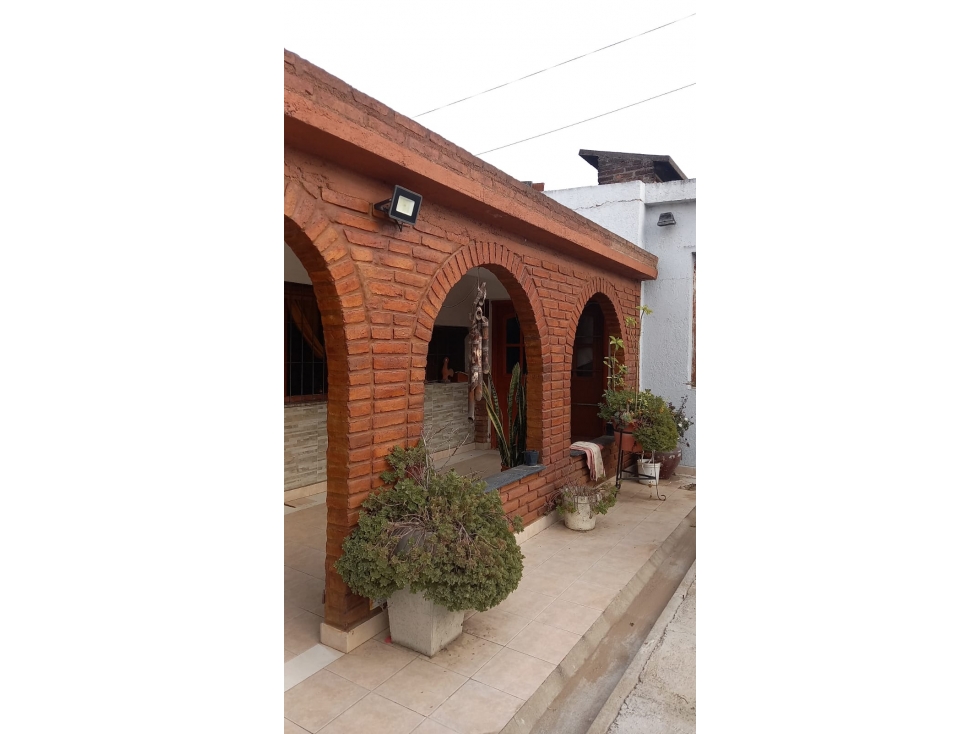 En VENTA importante CASA CON LOCAL COMERCIAL Y DEPÓSITO - 5
