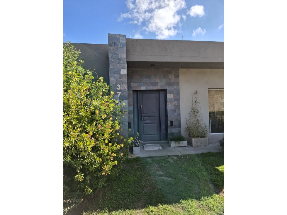 Casa de Categoría en Venta en los Caciques - 3