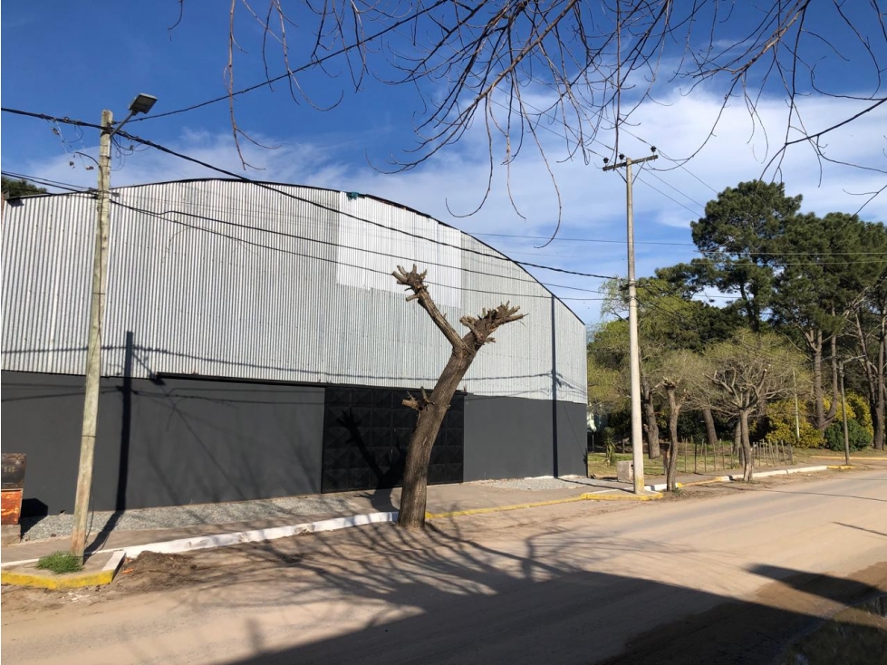 GALPÓN A LA VENTA CON 2 VIVIENDAS - 1