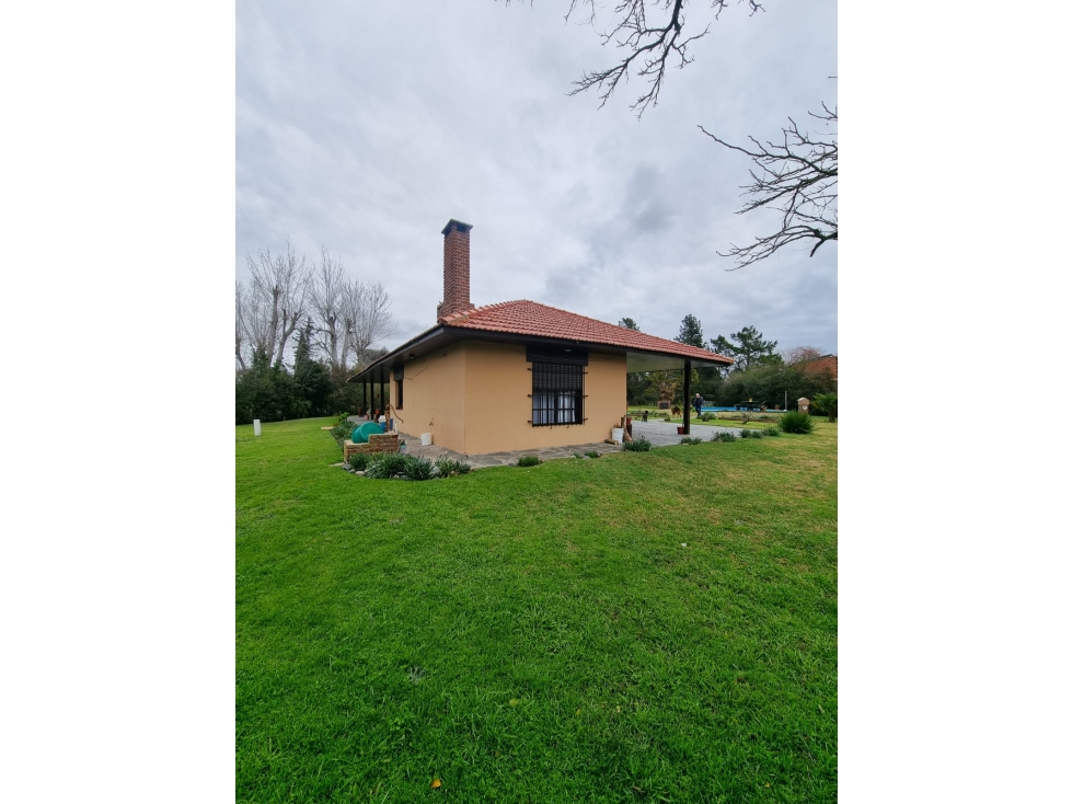 CHALET CON PARQUE Y PILETA - 2