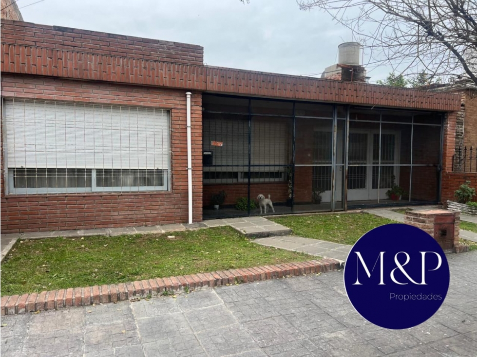 VENTA- CASA 2 DORMITORIOS- CENTRO AMERICA