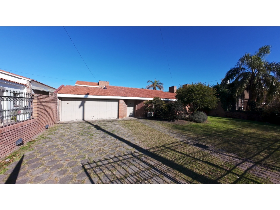 VENTA- CASA 5 DORMITORIOS- CERRO DE LAS ROSAS
