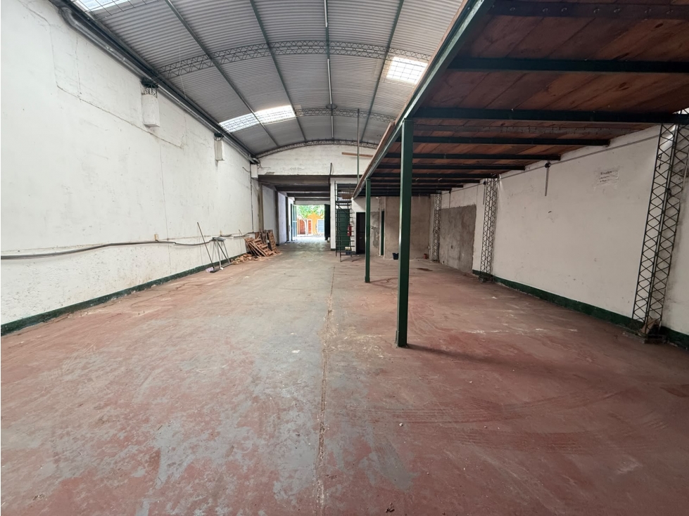 VENTA- GALPÓN 289M2- B° PROVIDENCIA - 4