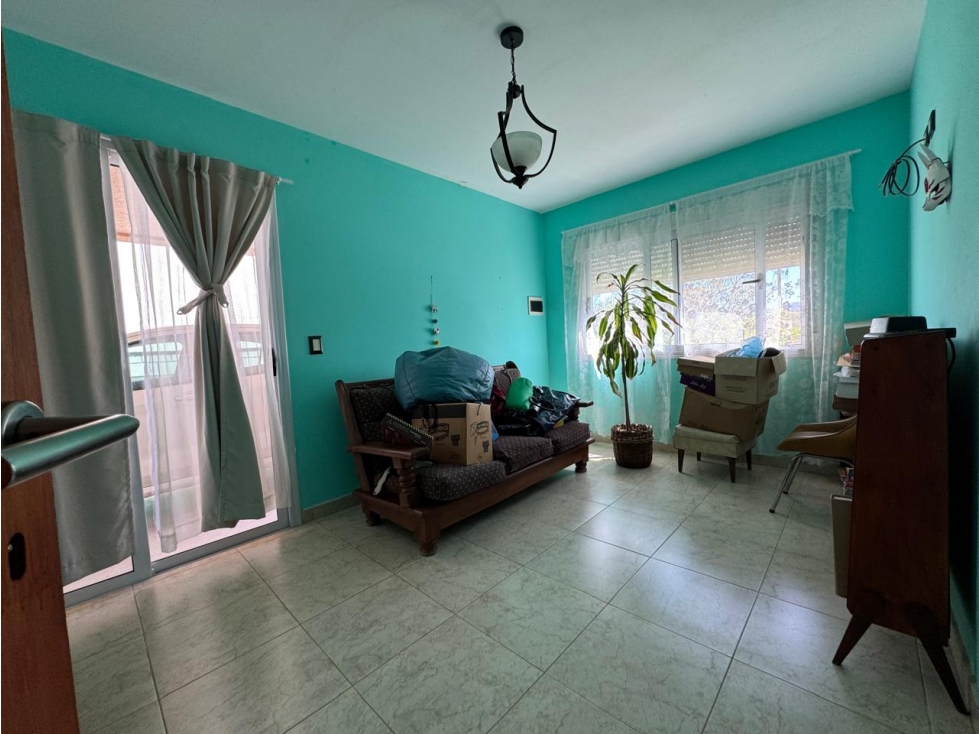 VENTA- CASA 3 DORMITORIOS- EL DORADO 1 - 6