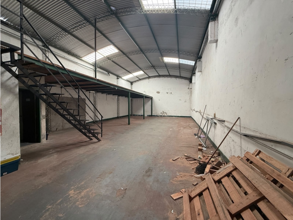 VENTA- GALPÓN 289M2- B° PROVIDENCIA - 6