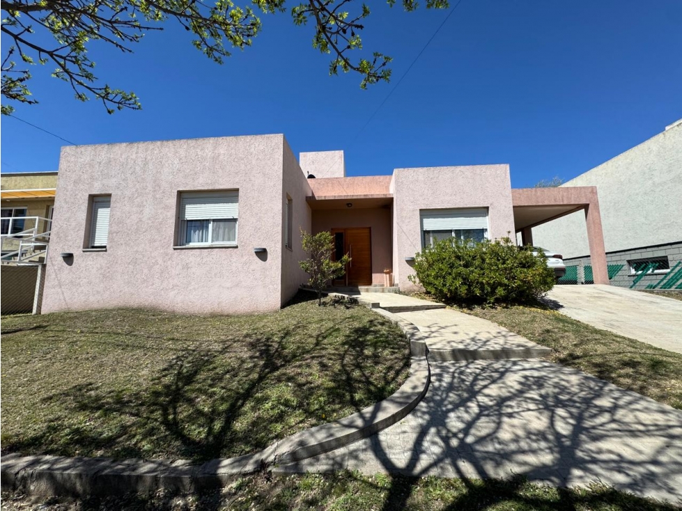 VENTA- CASA 3 DORMITORIOS- EL DORADO 1 - 3