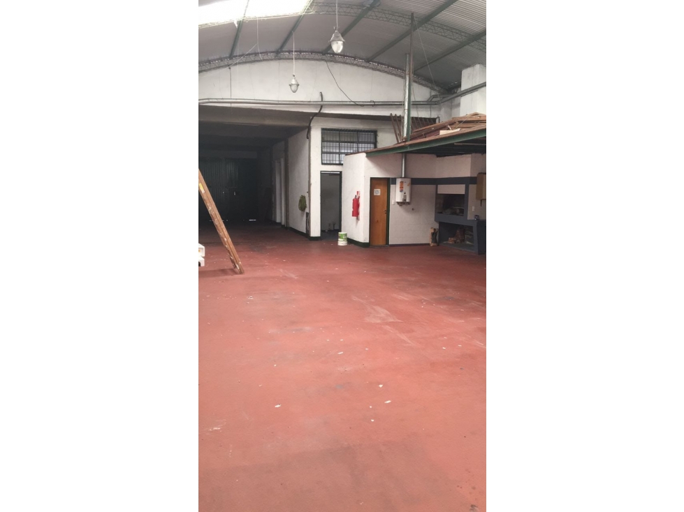VENTA- GALPÓN 289M2- B° PROVIDENCIA - 3