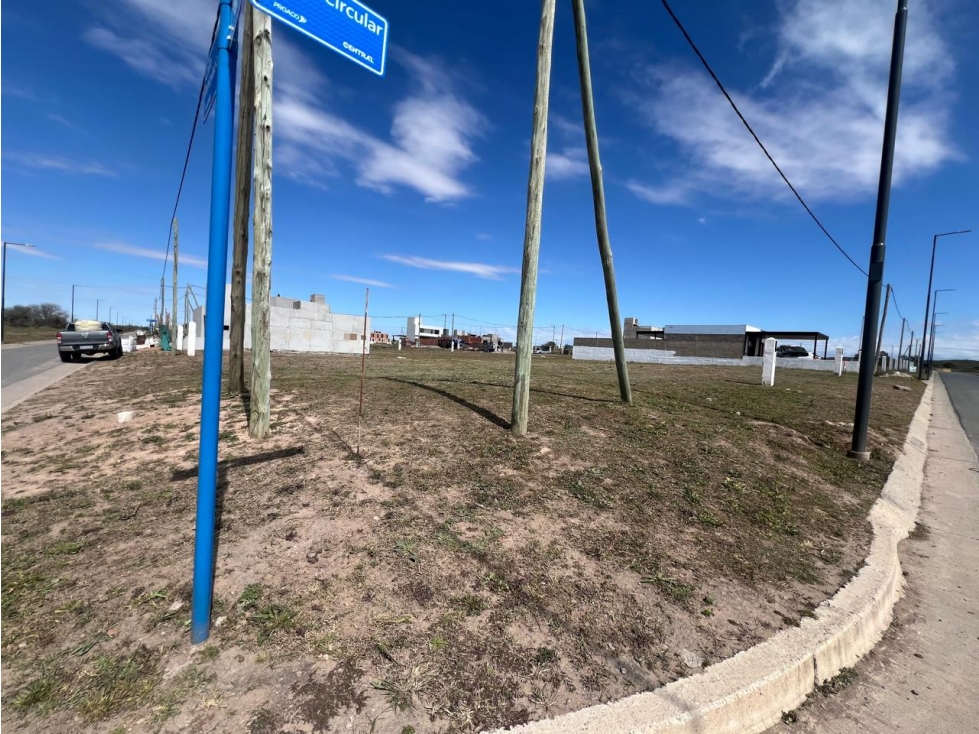 VENTA- LOTE ESQUINA 275M2- DOCTA CENTRAL - 2