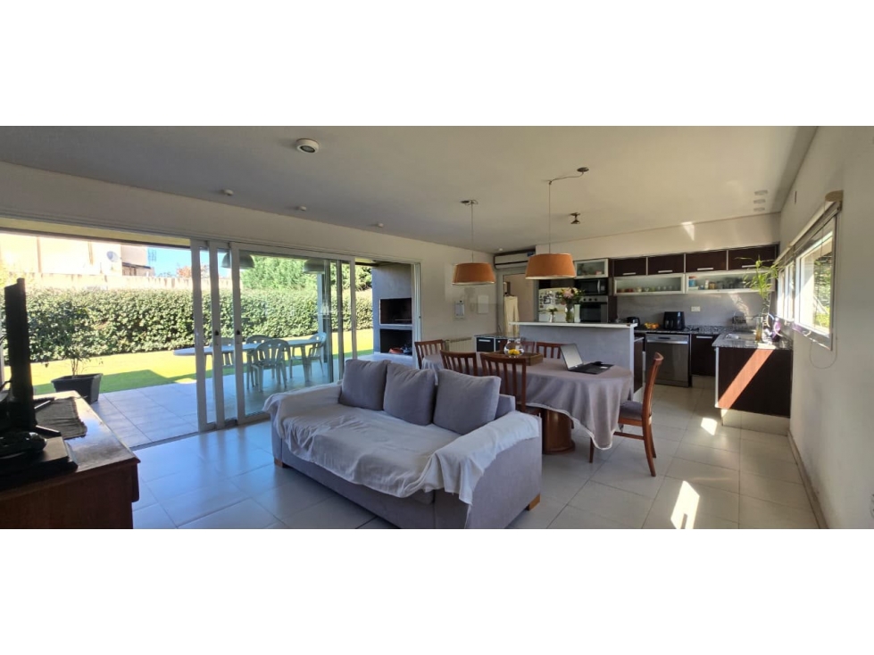VENTA- CASA ESQUINA 3 DORMITORIOS- "EL PRADO" VALLE ESCONDIDO — foto 2