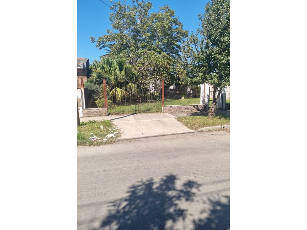 VENTA- TERRENO 690M2- B° ALEJANDRO CENTENO - 1