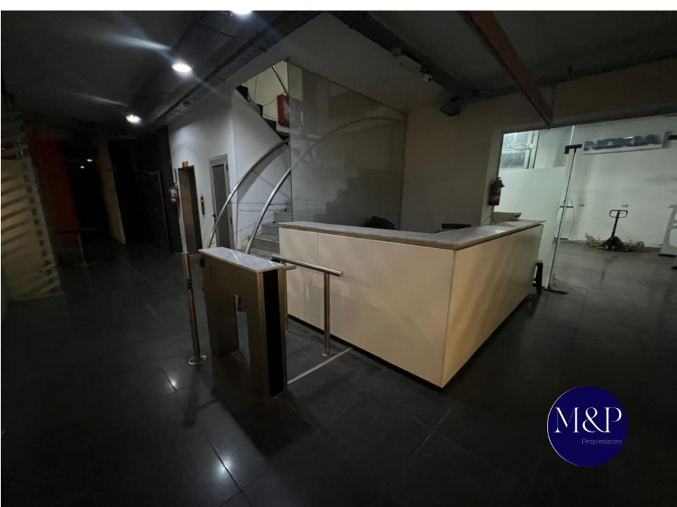VENTA EDIFICIO 7 PISOS DE OFICINAS + CASA- BARRIO CENTRO - 2