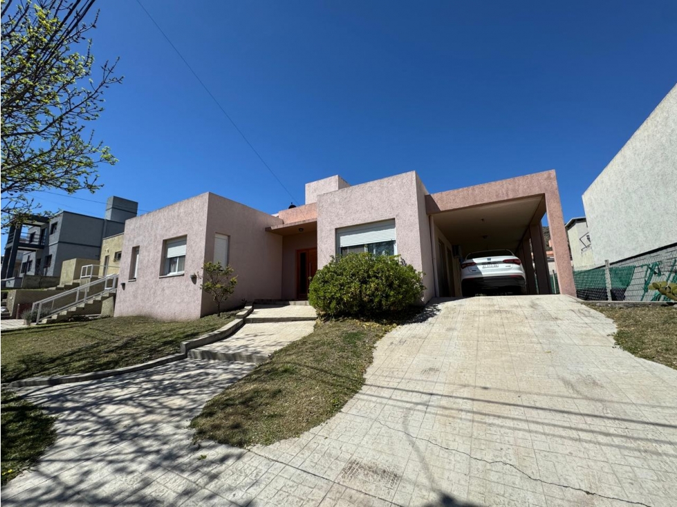 VENTA- CASA 3 DORMITORIOS- EL DORADO 1 - 2
