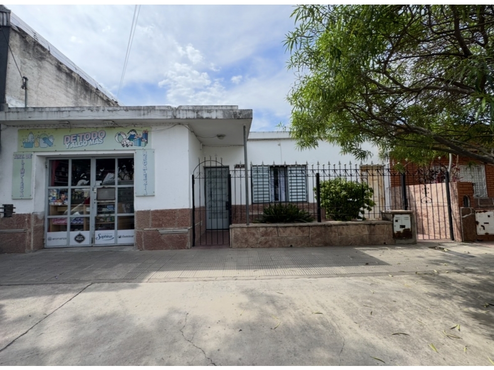 VENTA- CASA 2 DORMITORIOS- BARRIO SAN ROQUE