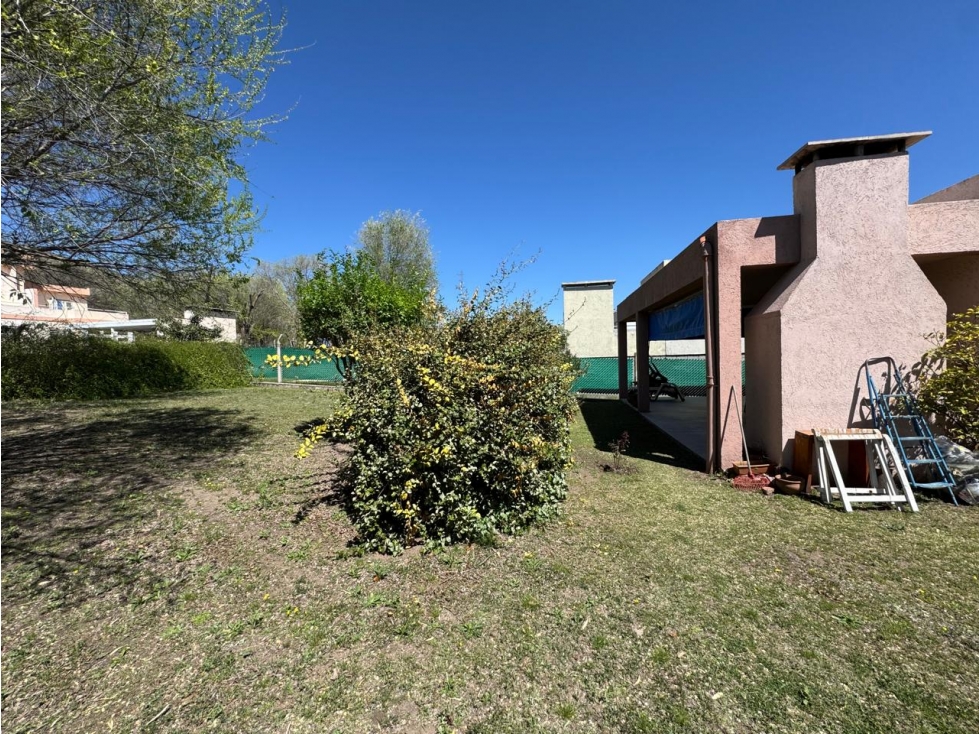 VENTA- CASA 3 DORMITORIOS- EL DORADO 1 - 4
