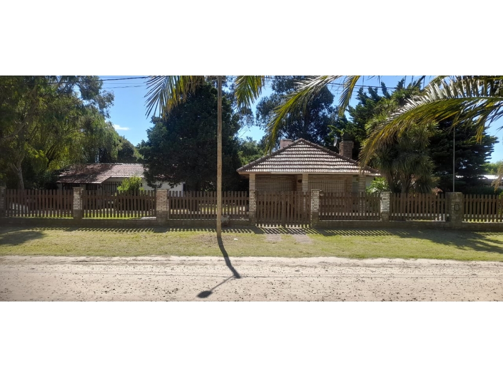 chalet con amplio parque - 1