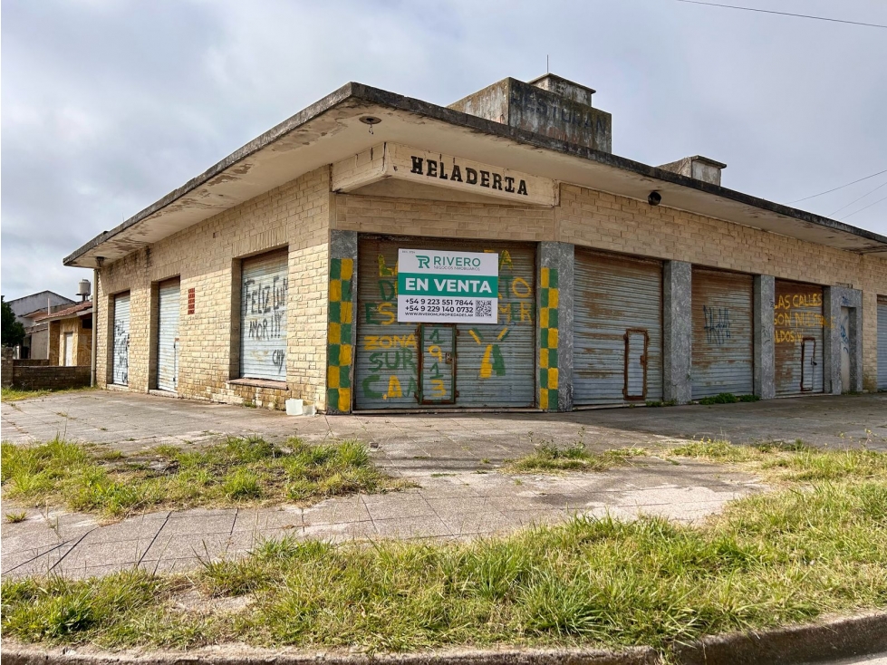 6 LOCALES COMERCIALES