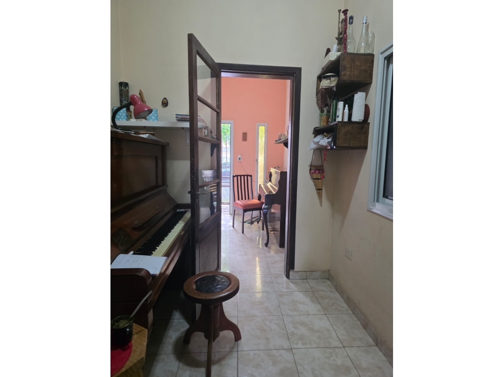 CASA EN VENTA SOBRE GRAL PAZ CASI AV. ESPAÑA - 4