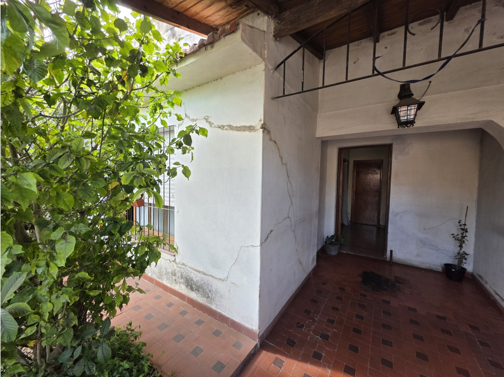 VENTA CASA B ZAPIOLA AL 2300