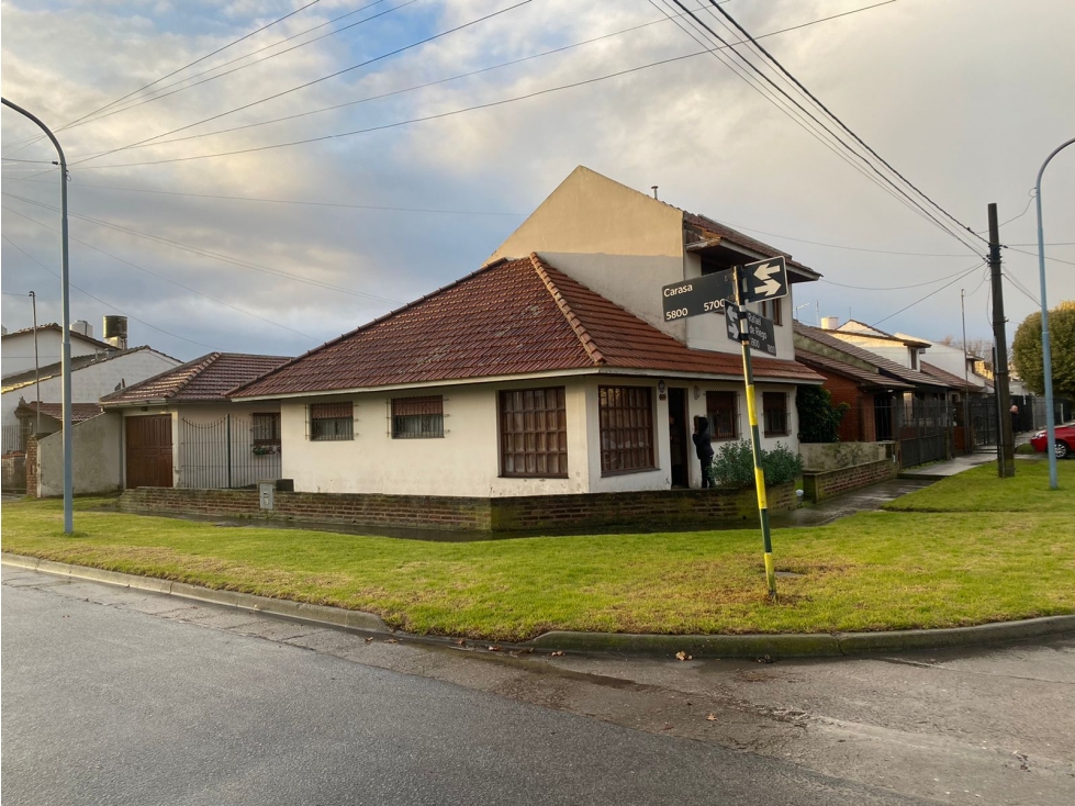 Chalet Cuatro Dormitorios Barrio Las Avenidas — foto 2