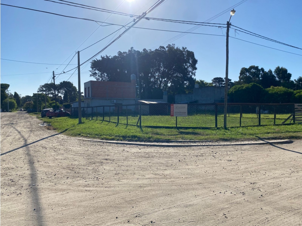 TERRENO EN ESQUINA ATLANTIDA SANTA CLARA DEL MAR