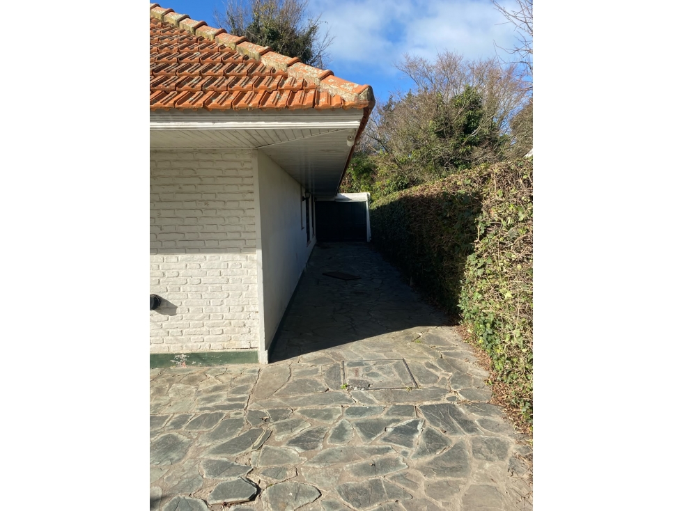 CHALET 5 AMBIENTES BARRIO GROSELLAR,IMPECABLE - 3