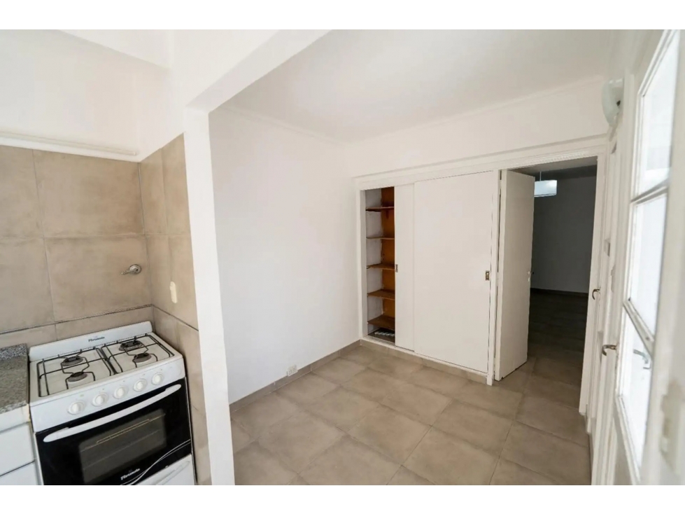Venta de chalet 4 ambientes + 2 deptos - corrientes 4000 - chauvin — foto 3