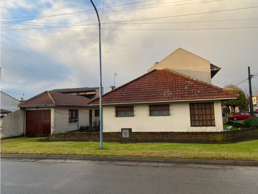Chalet Cuatro Dormitorios Barrio Las Avenidas — foto 4