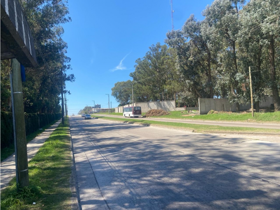 TERRENO 20000 M2 SOBRE AV. USD 180.000 — foto 4