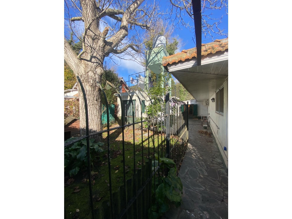 CHALET 5 AMBIENTES BARRIO GROSELLAR,IMPECABLE - 6