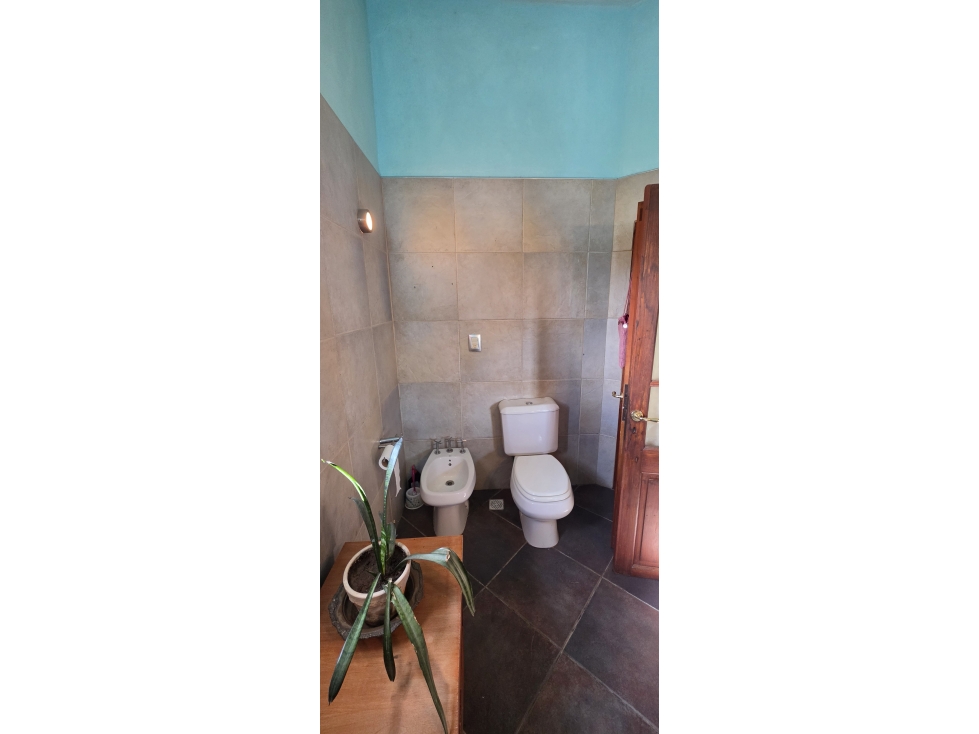 CASA DE 4 DORMITORIOS - COSTA AZUL - VILLA CARLOS PAZ