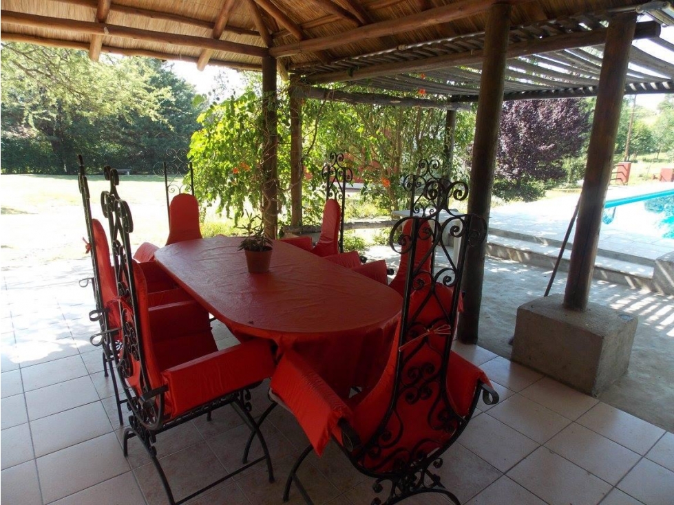 VENDO CASA DOS DORMITORIO EN BIALET MASSE, PILETA Y QUINCHO - 2