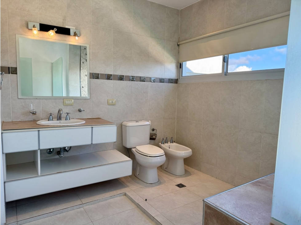 Casa 3 dormitorios Con Pileta y cochera — foto 5