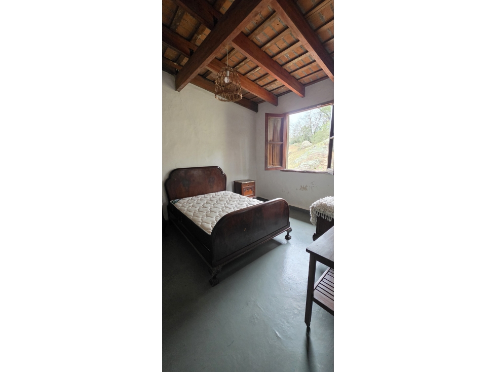 Campo con Arroyo y Casa - 5