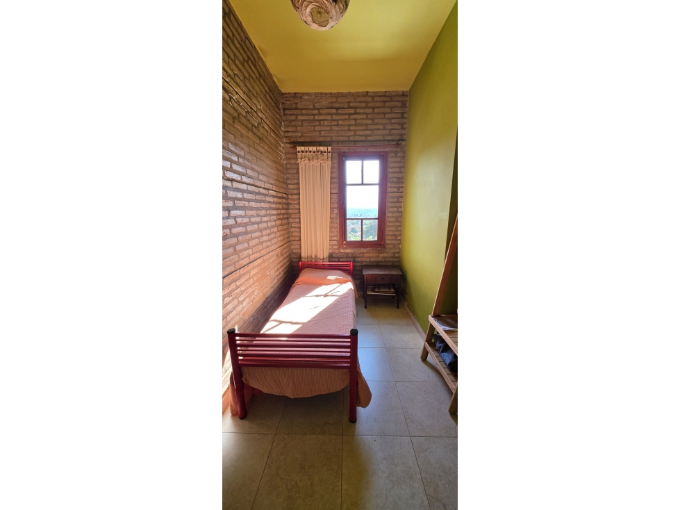 CASA DE 4 DORMITORIOS - COSTA AZUL - VILLA CARLOS PAZ — foto 3