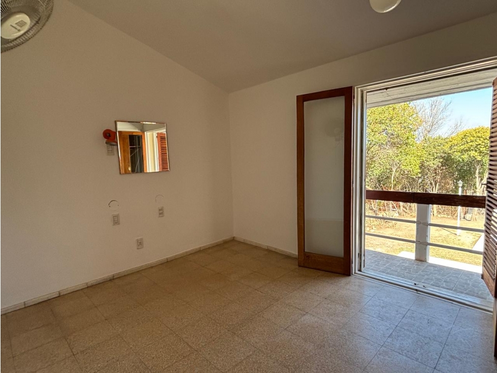 MINA CLAVERO - CASA DE 4 DORMITORIOS- PARQUE Y PILETA - 4