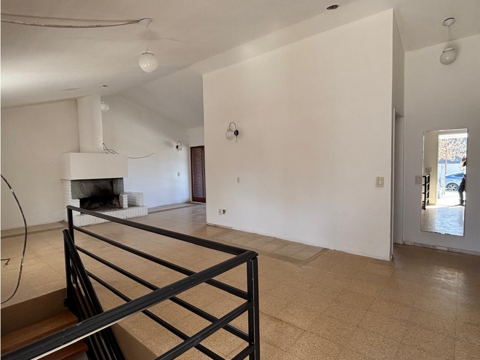 MINA CLAVERO - CASA DE 4 DORMITORIOS- PARQUE Y PILETA - 5
