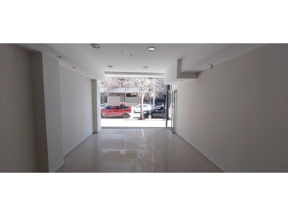 Local Centrico 45mts2 - Calle Lisandro de la torre - 3