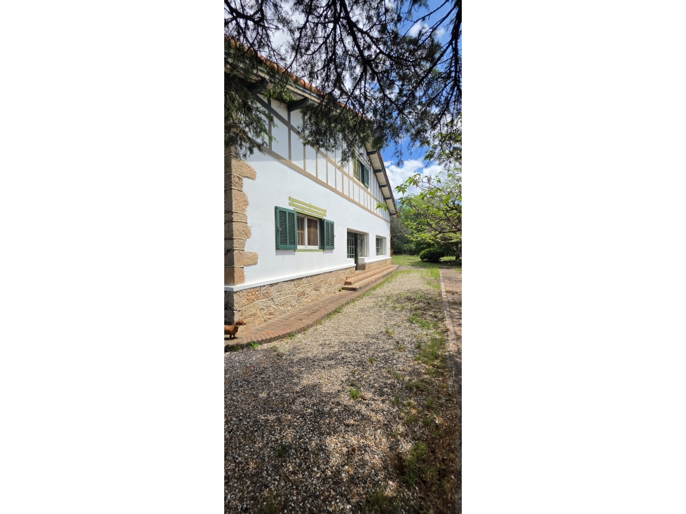 LOTE 1 HECTAREA CON CASONA - CALLE ALSINA - VILLA CARLOS PAZ - 1