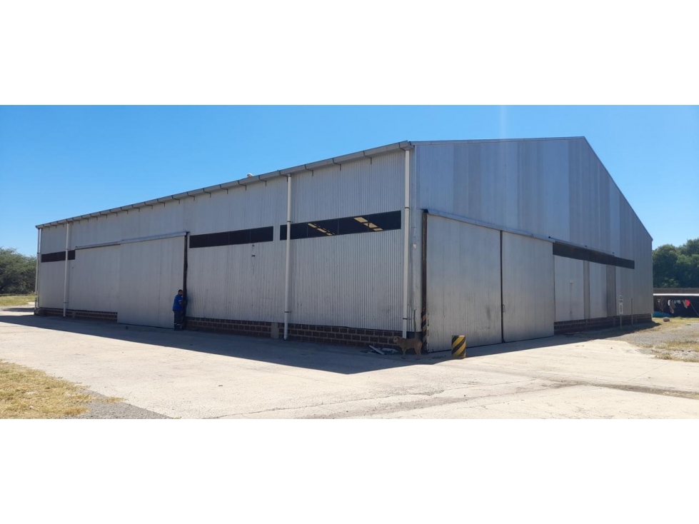 Importante y Único Predio-Galpón 900 m2 a min de Circunvalación - 3